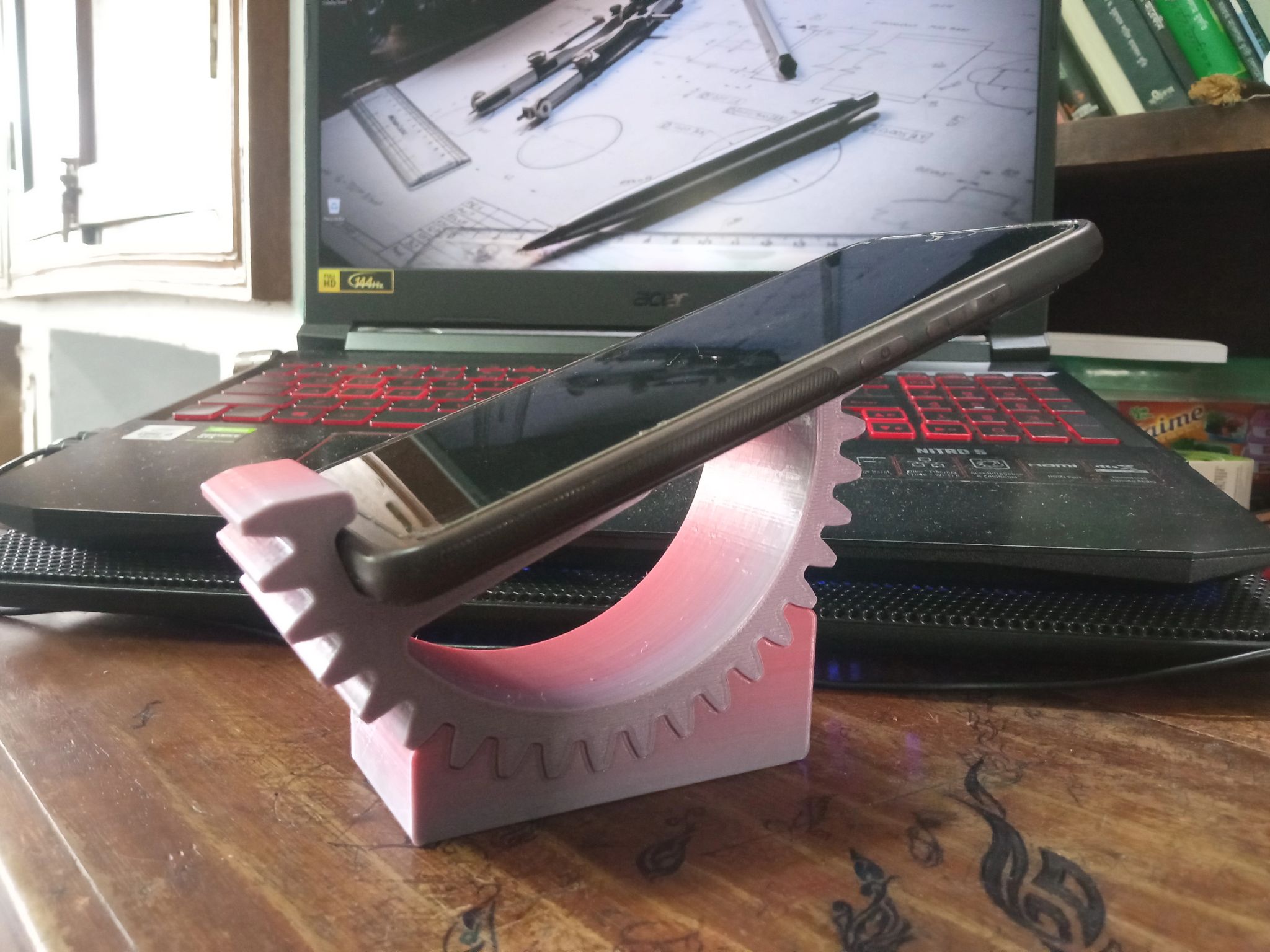 适合3D打印的齿轮手机支架